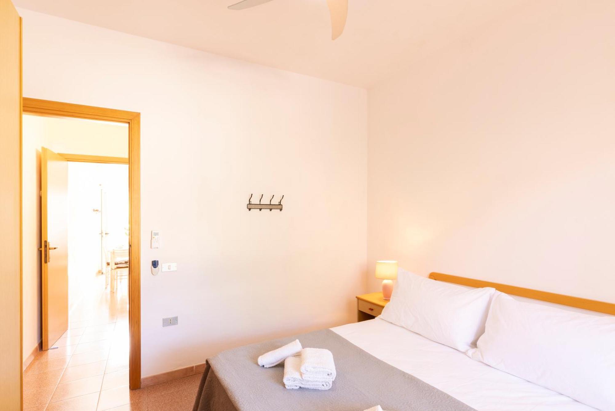 Oasy2 Apartman Villasimius Kültér fotó